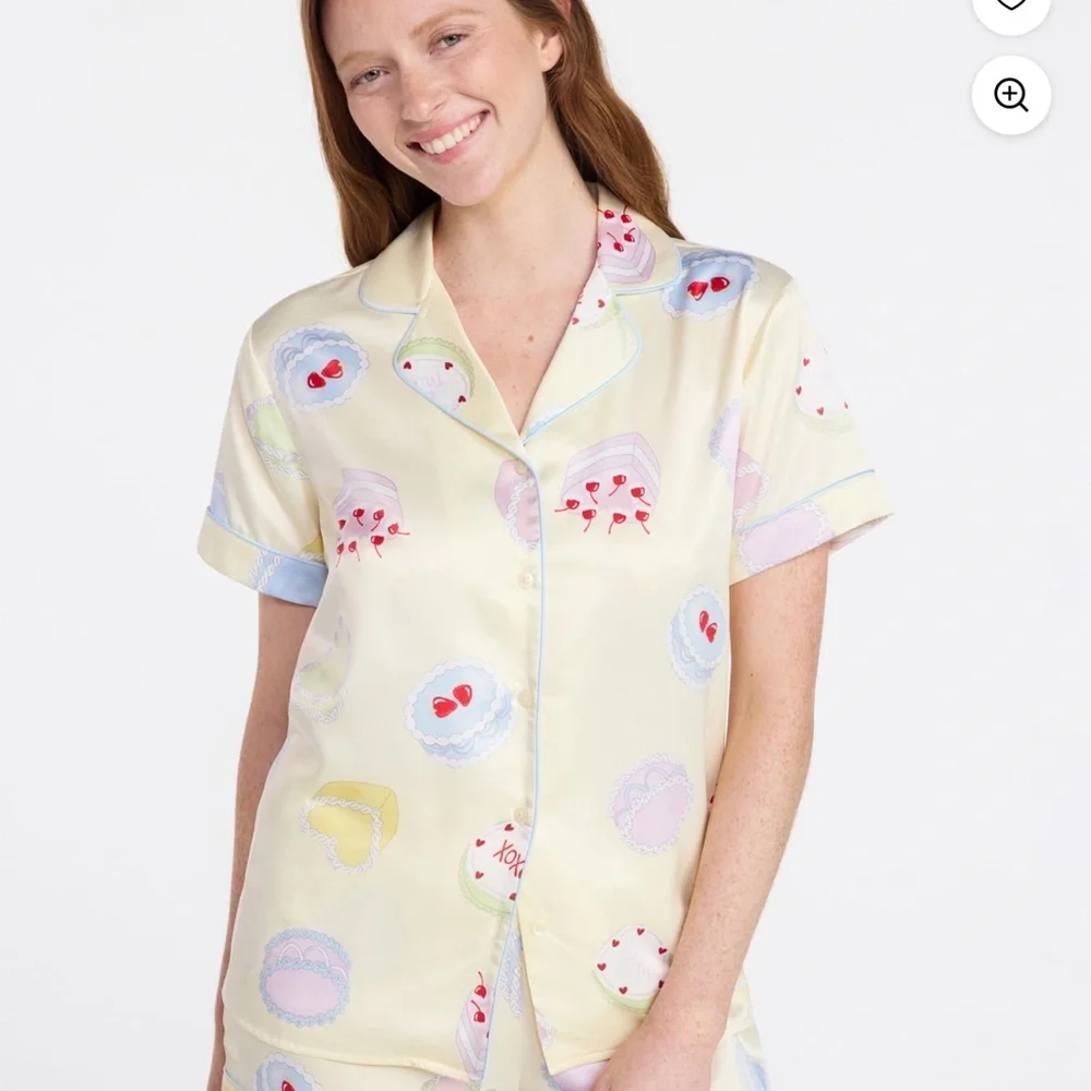 Joyspun Women’s Stretch Satin Short Sleeve Top and Shorts Pajama Set (Small) - Picture 1 of 10